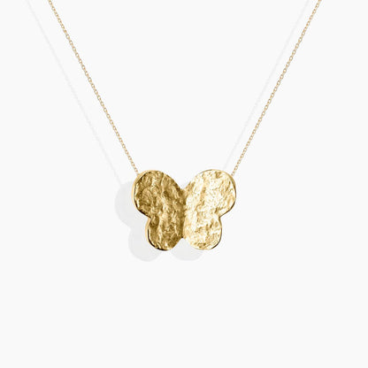 Collar Mariposa Mediana – Oro Amarillo 18k Textura Arena Necklaces Elena Carrera 18mm 