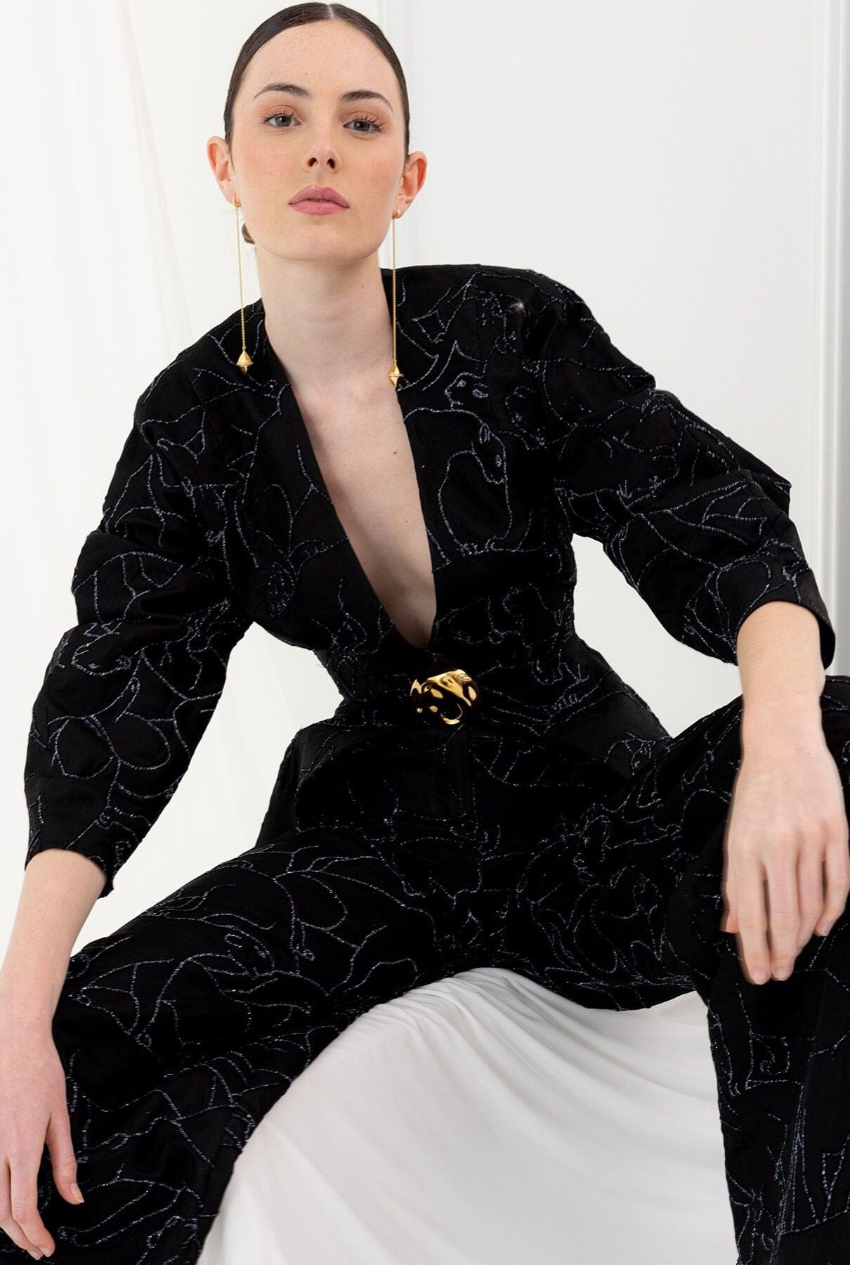 Conjunto Raíces de Luz Negro Trousers Claro Couture 