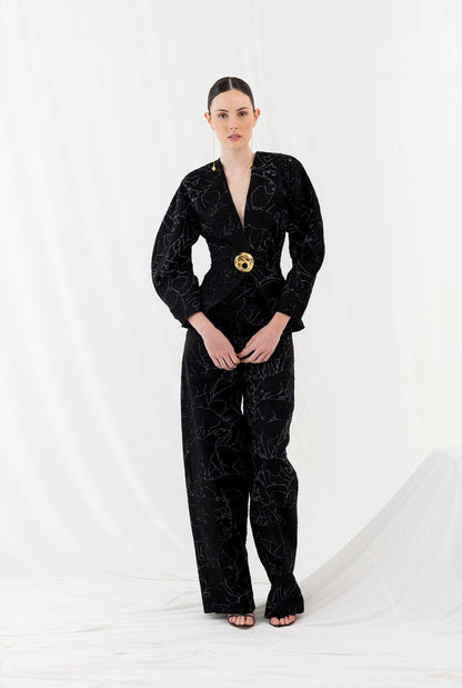 Conjunto Raíces de Luz Negro Trousers Claro Couture 