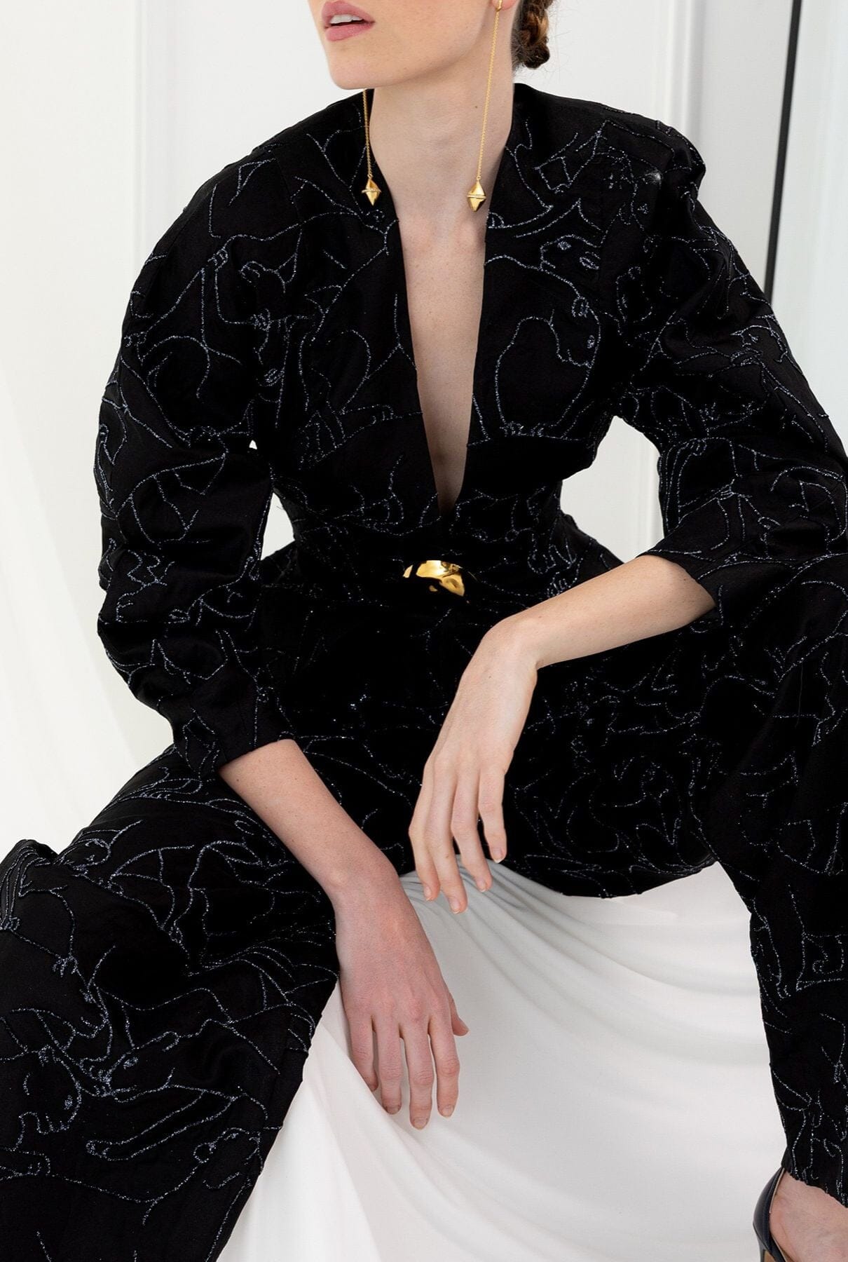 Conjunto Raíces de Luz Negro Trousers Claro Couture 