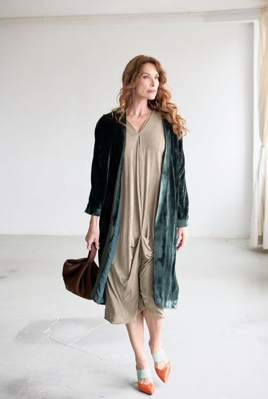 Conjunto vestido Liz gris y kimono Joan verde bosque Dresses Duyos 