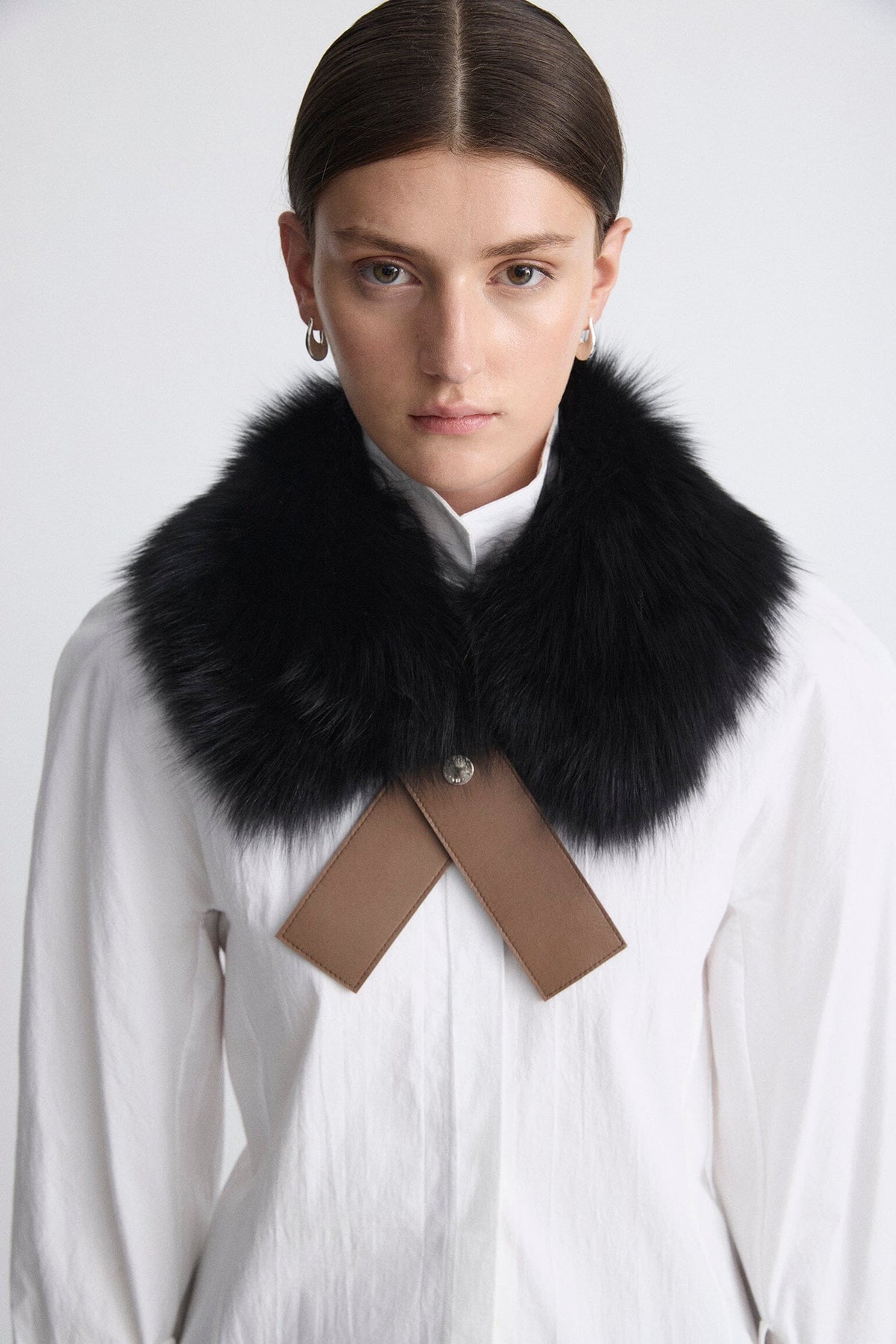 Cuello de pelo negro y cuero Foulards & Scarves Miguel Marinero 