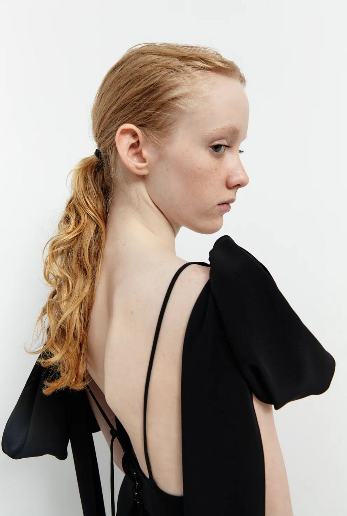 DECONSTRUCTED BOWS DRESS Dresses Juan Vidal 