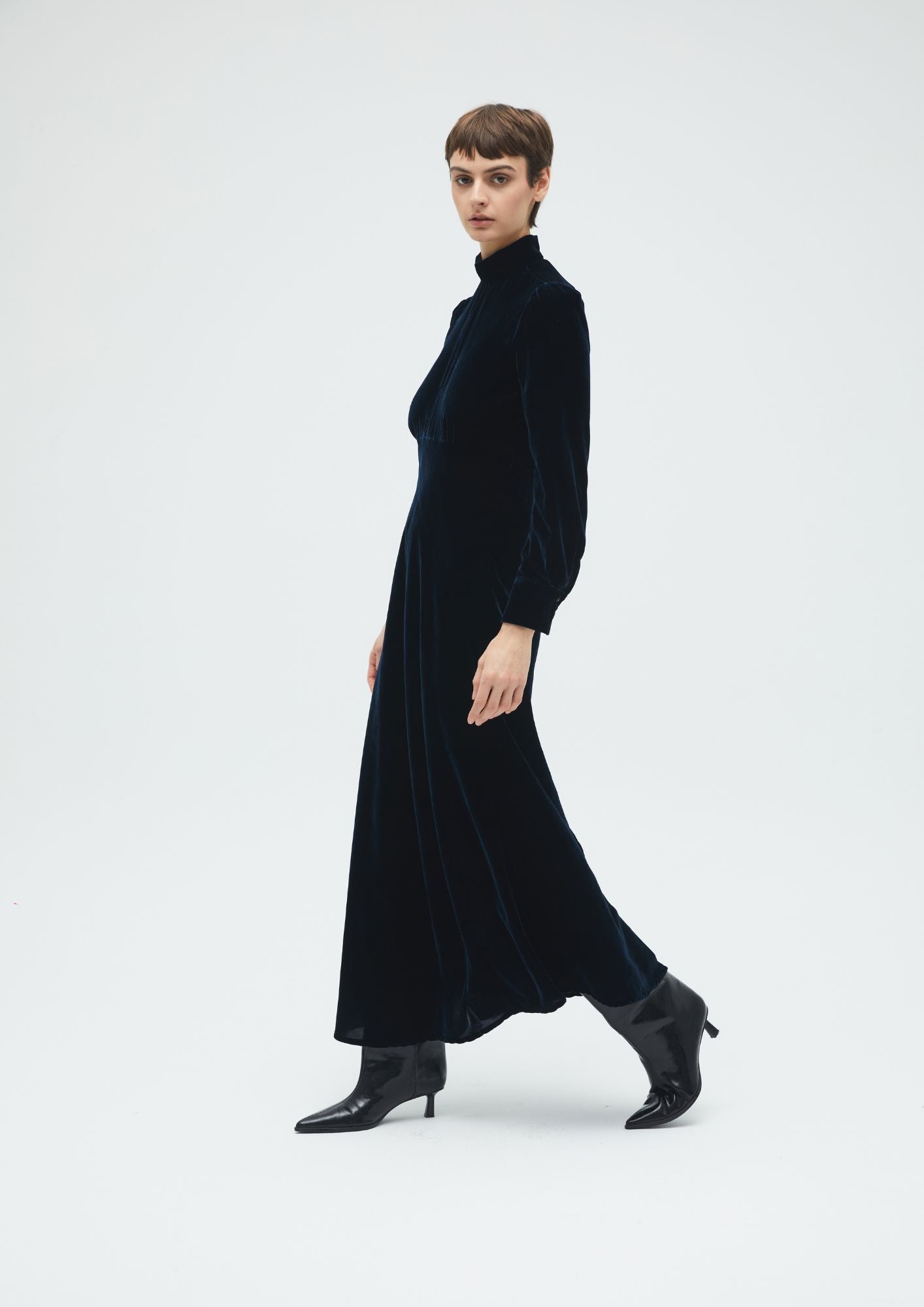 DRESS VELVET Dresses Commelle 