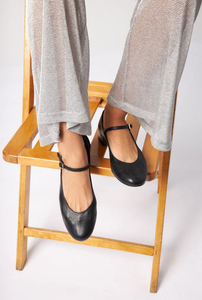 Emilia Mary Janes in Black Leather Flat shoes AUGUSTA 