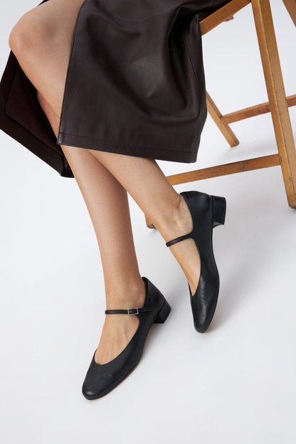 Emilia Mary Janes in Black Leather Flat shoes AUGUSTA 