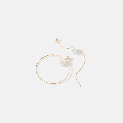Emilia perla asymmetrical Earrings La Morenita 