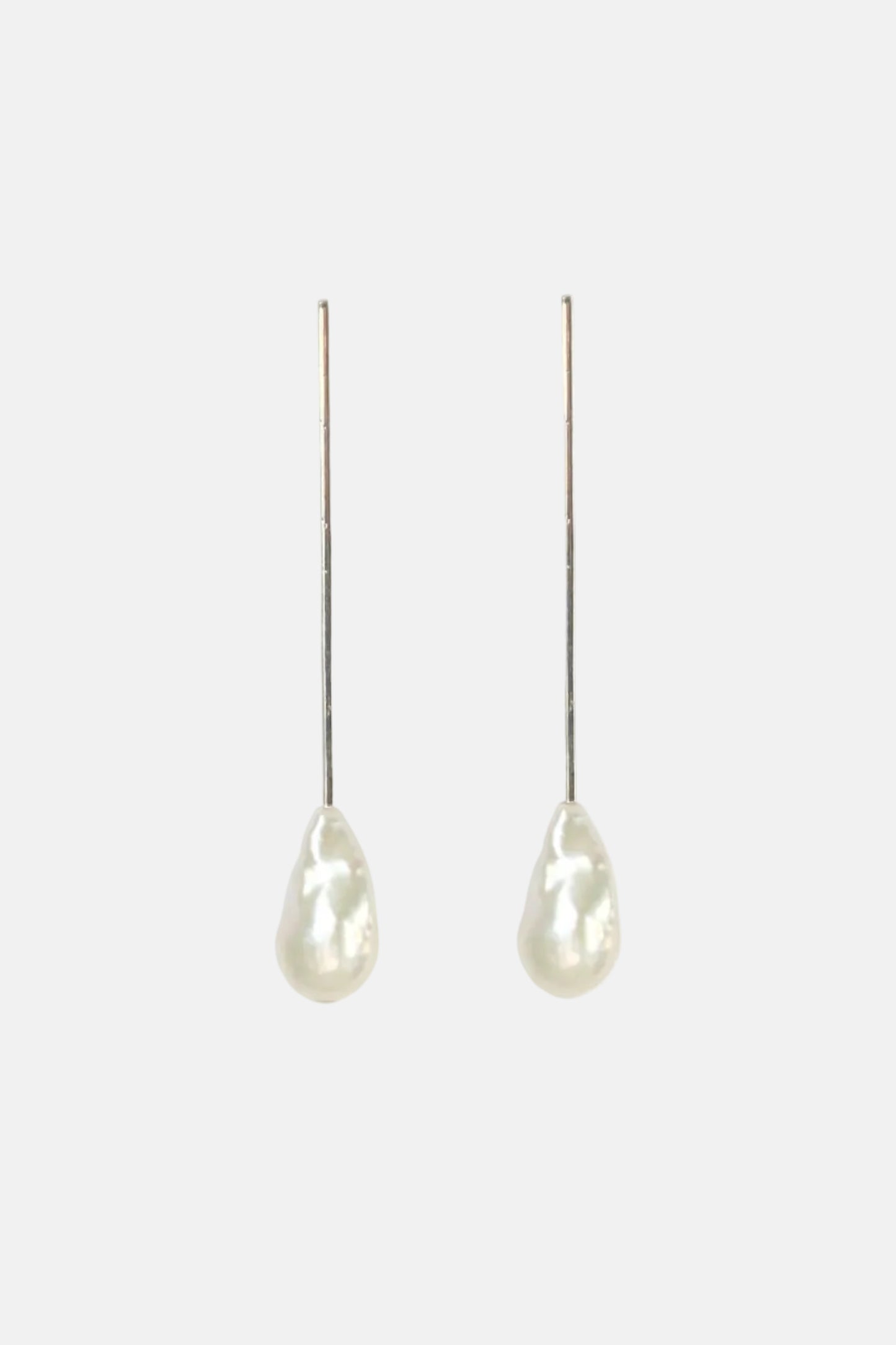 THE MOON PEARL EARRINGS - SILVER