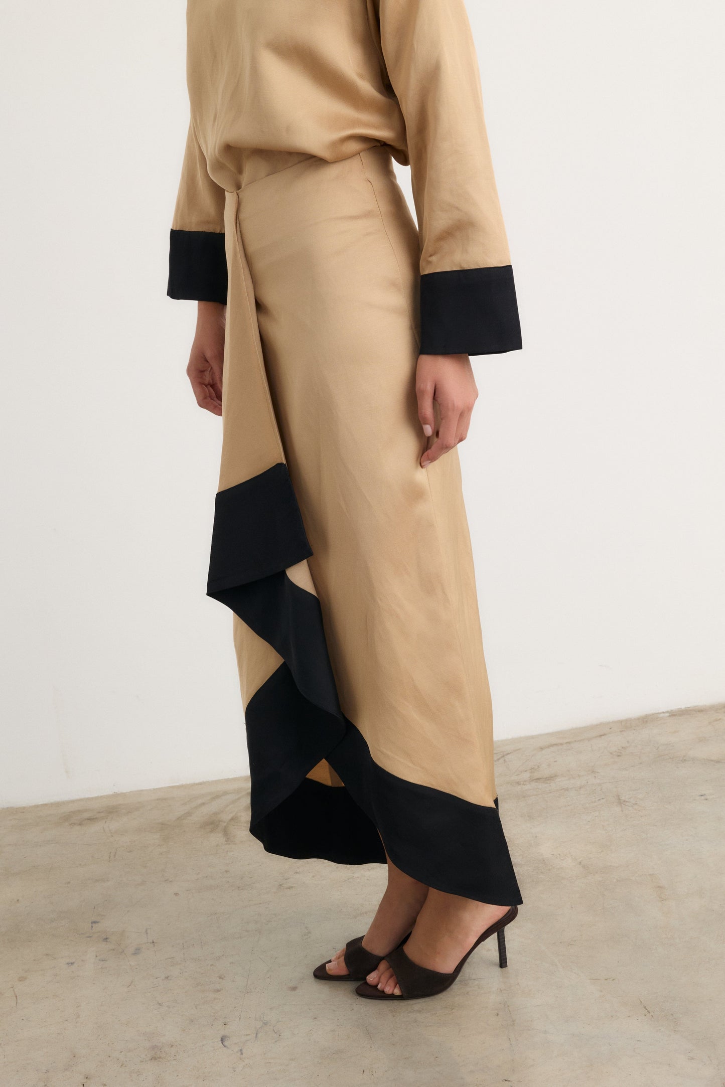 Falda Ada Beige Skirts Galcon Studio 