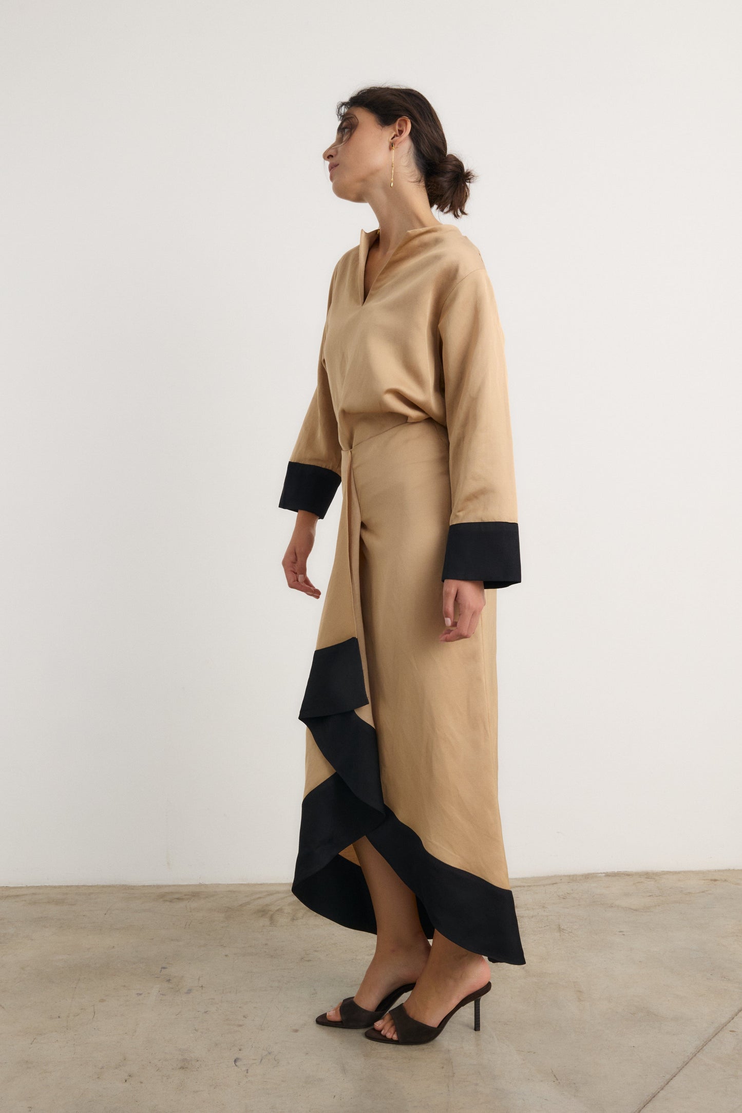 Falda Ada Beige Skirts Galcon Studio 