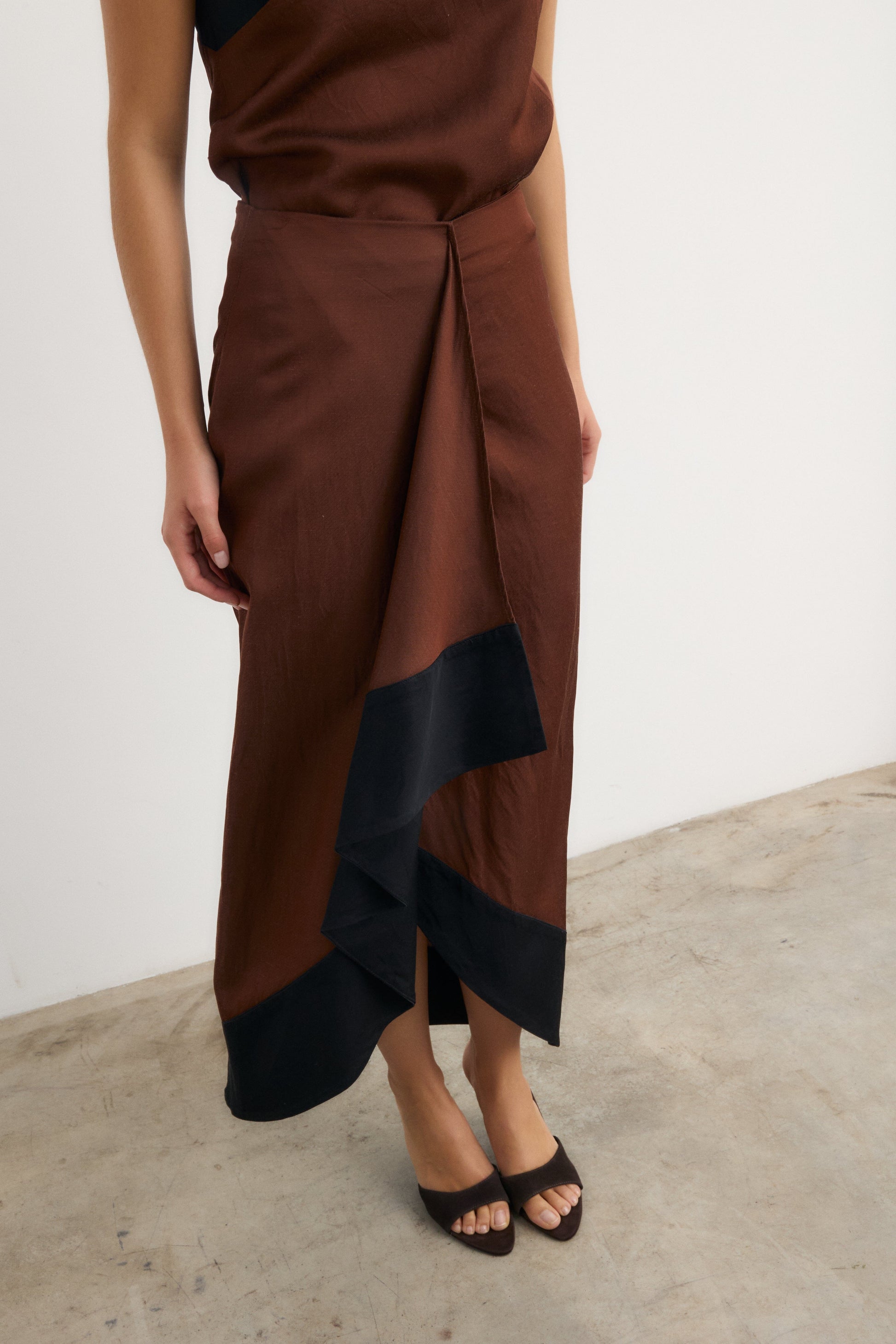 Falda Ada marrón Galcon Studio 