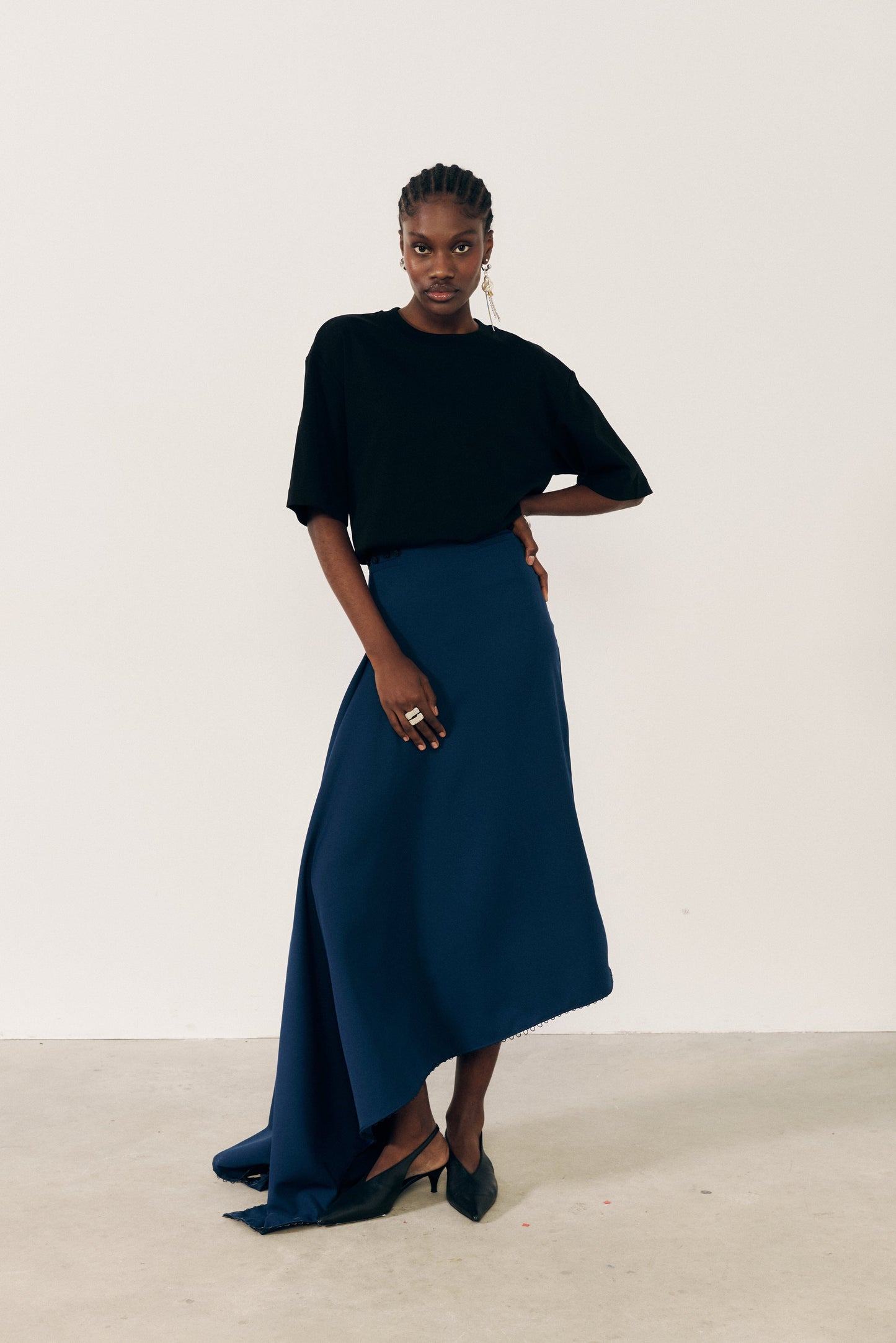 Falda con cola delantera PRE-ORDER Skirts E.R.A.X. 