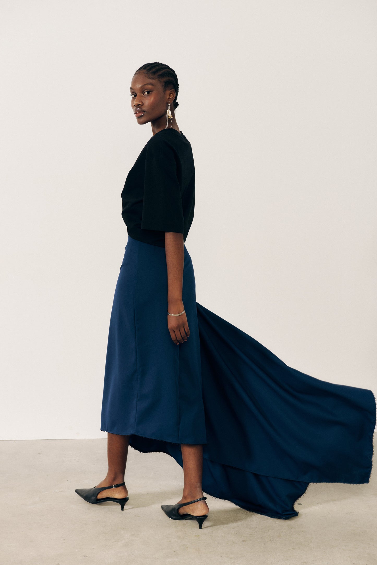 Falda con cola delantera PRE-ORDER Skirts E.R.A.X. 