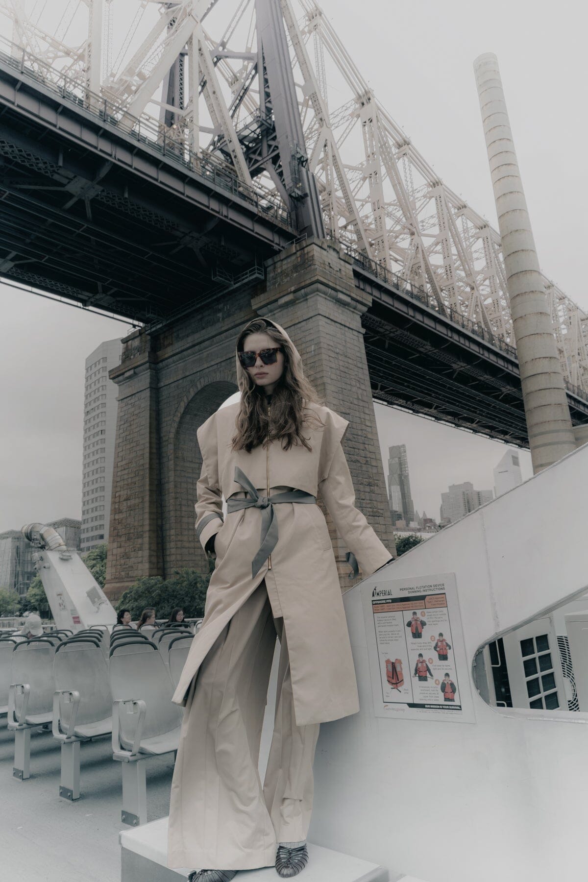 Gabardina Benedetta duo capucha beis Coats Julise Magon 