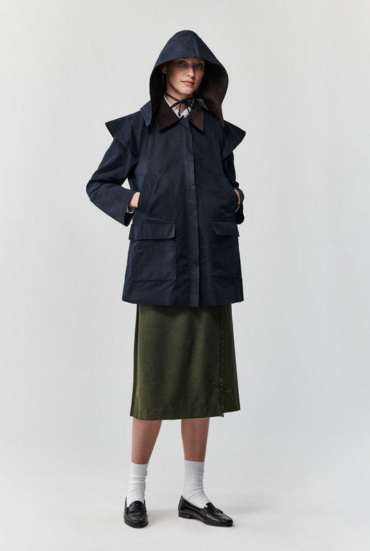 Gabardina corta azul impermeable Nessie Coats Kolonaki 