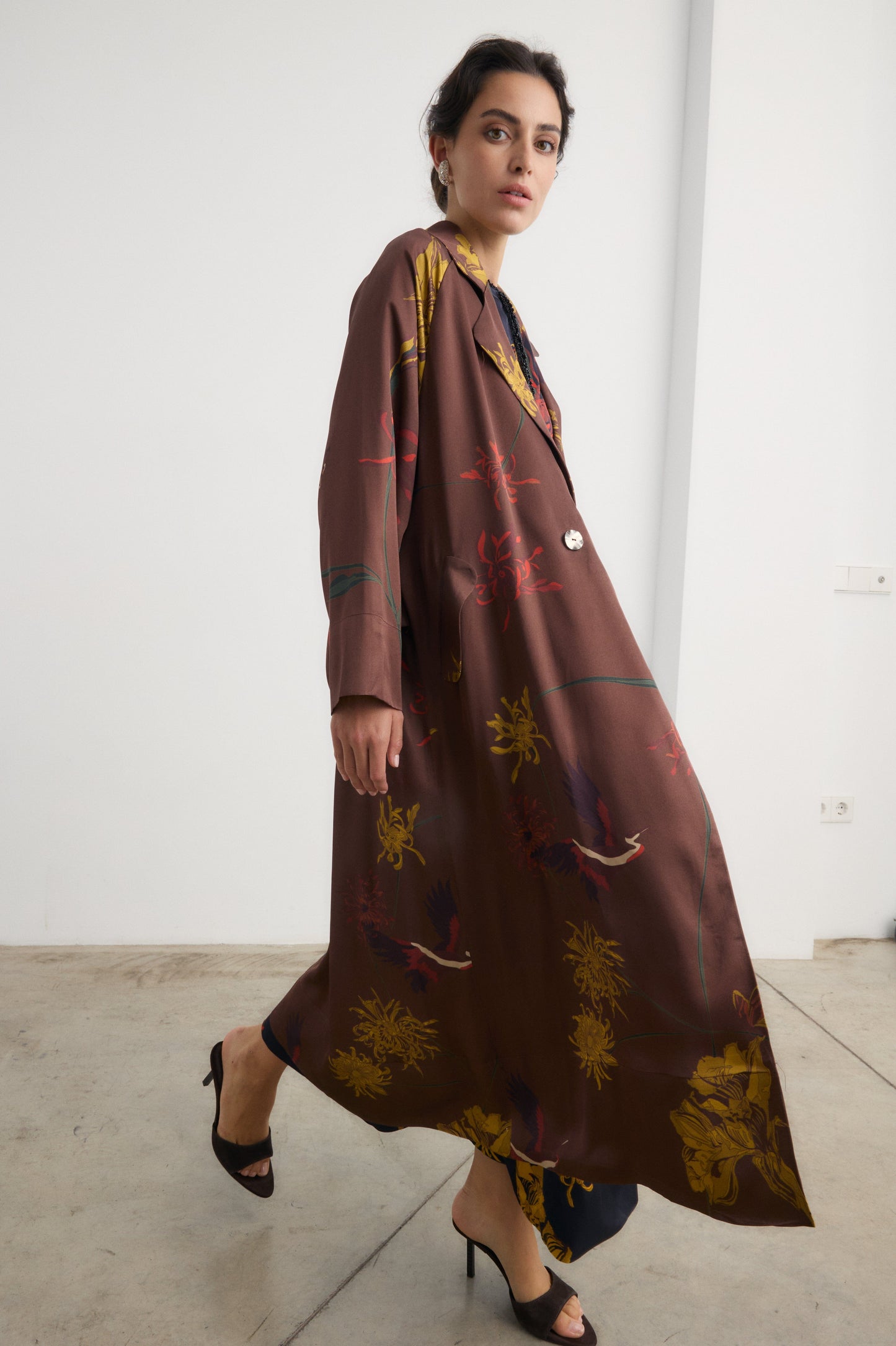 Gabardina Manuela flora Marrón Coats Galcon Studio 