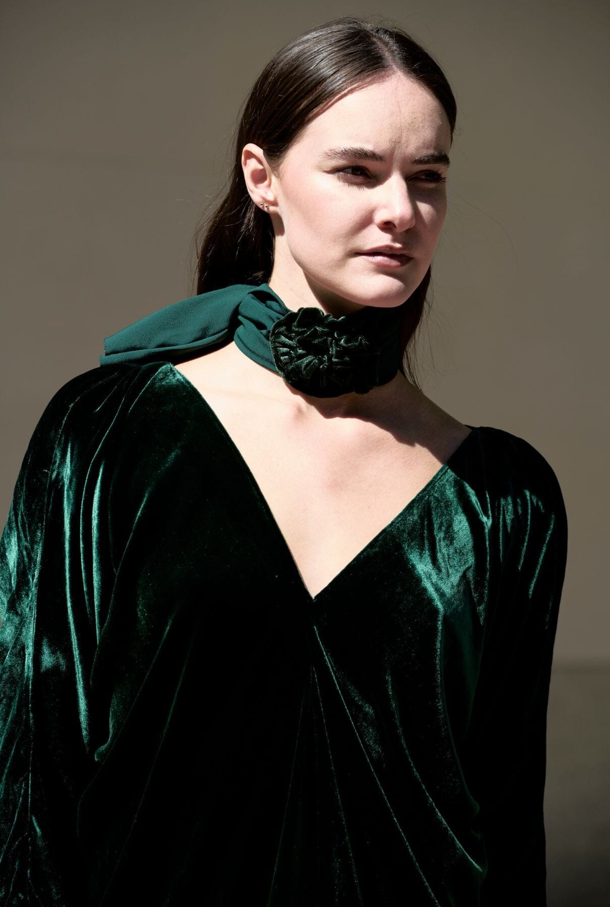 GARGANTILLA DE FLOR DE TERCIOPELO Y PAÑUELO ORGANZA CHIFFON VERDE Necklaces Coterelle 