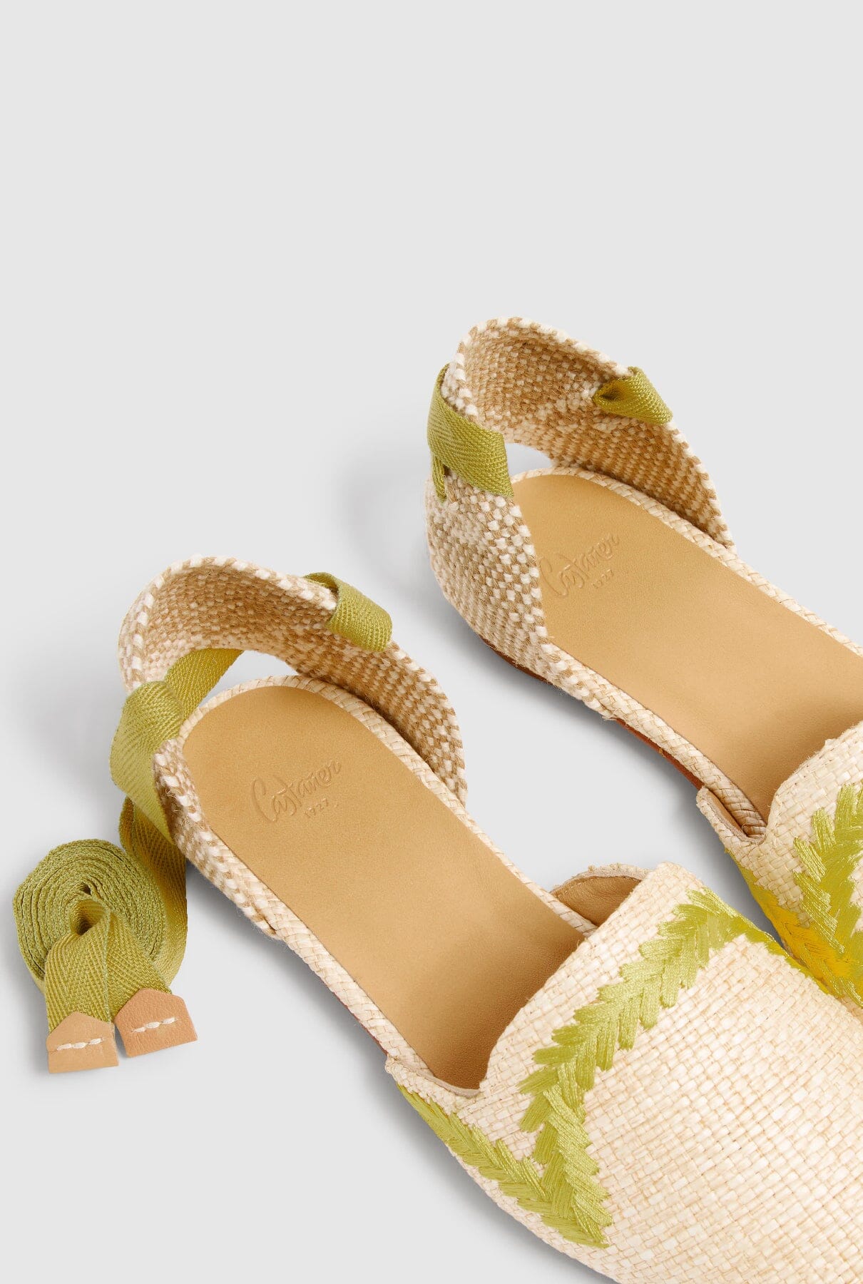 GOYA/201 NATURAL/PISTACHO Flat shoes Castañer 