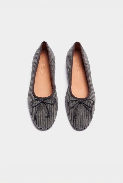 Hale Grey-Brown Flat shoes Naguisa 