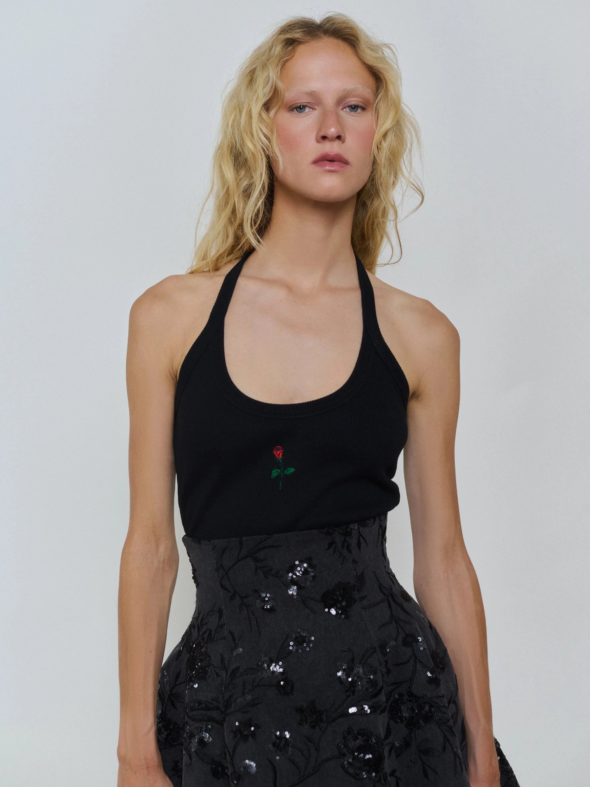 halter top negro Tops and Blouses Ynes Suelves 