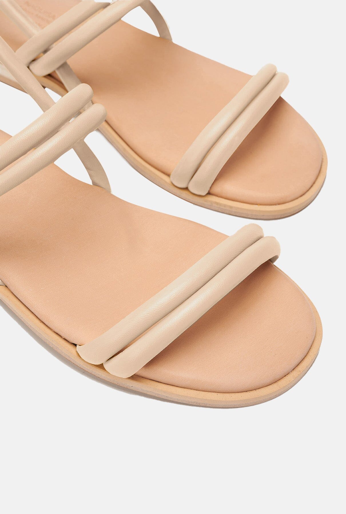 ILSE BEIGE Flat sandals Naguisa 