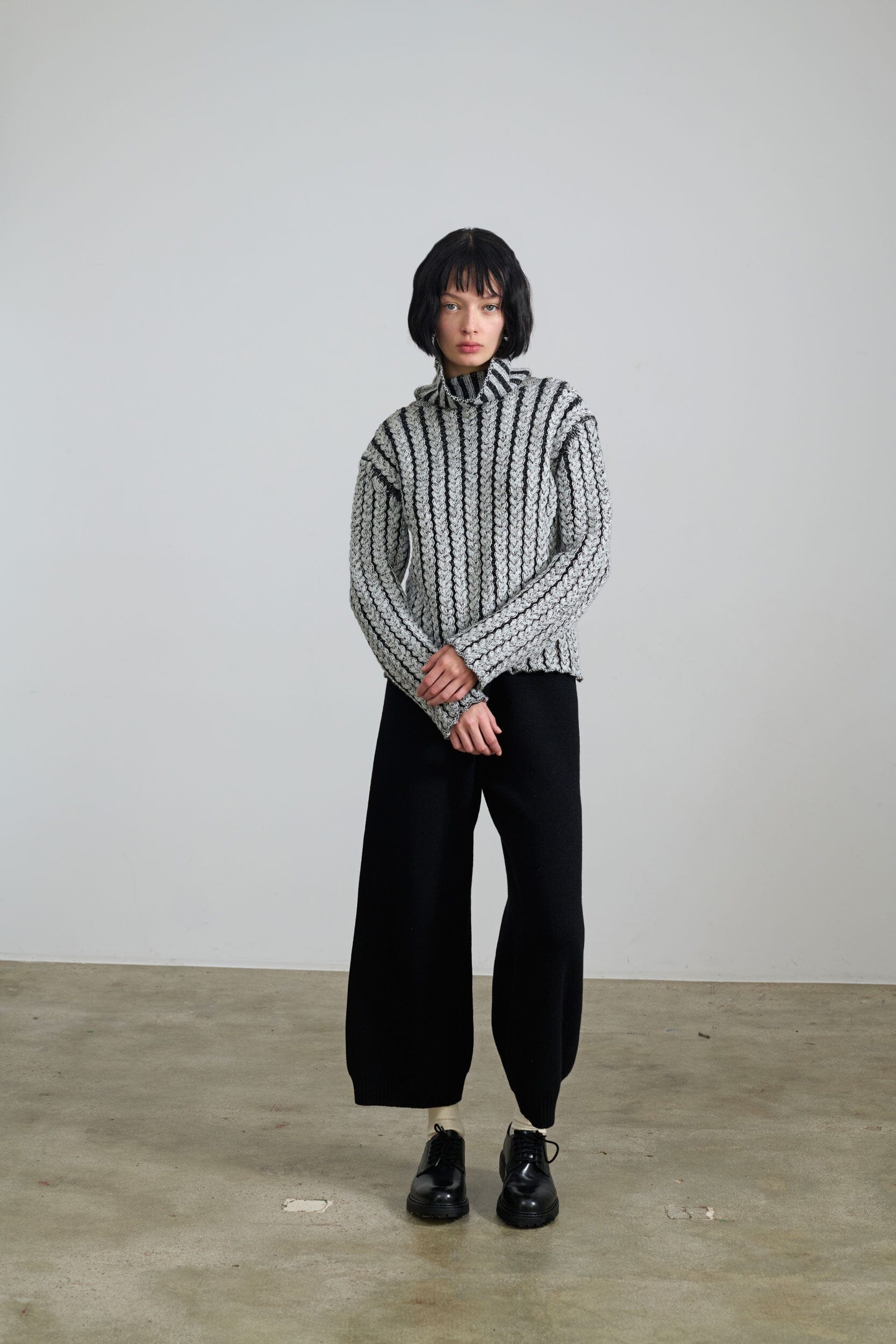 Joe Pants Black Pants and Shorts Carlota Cahis 