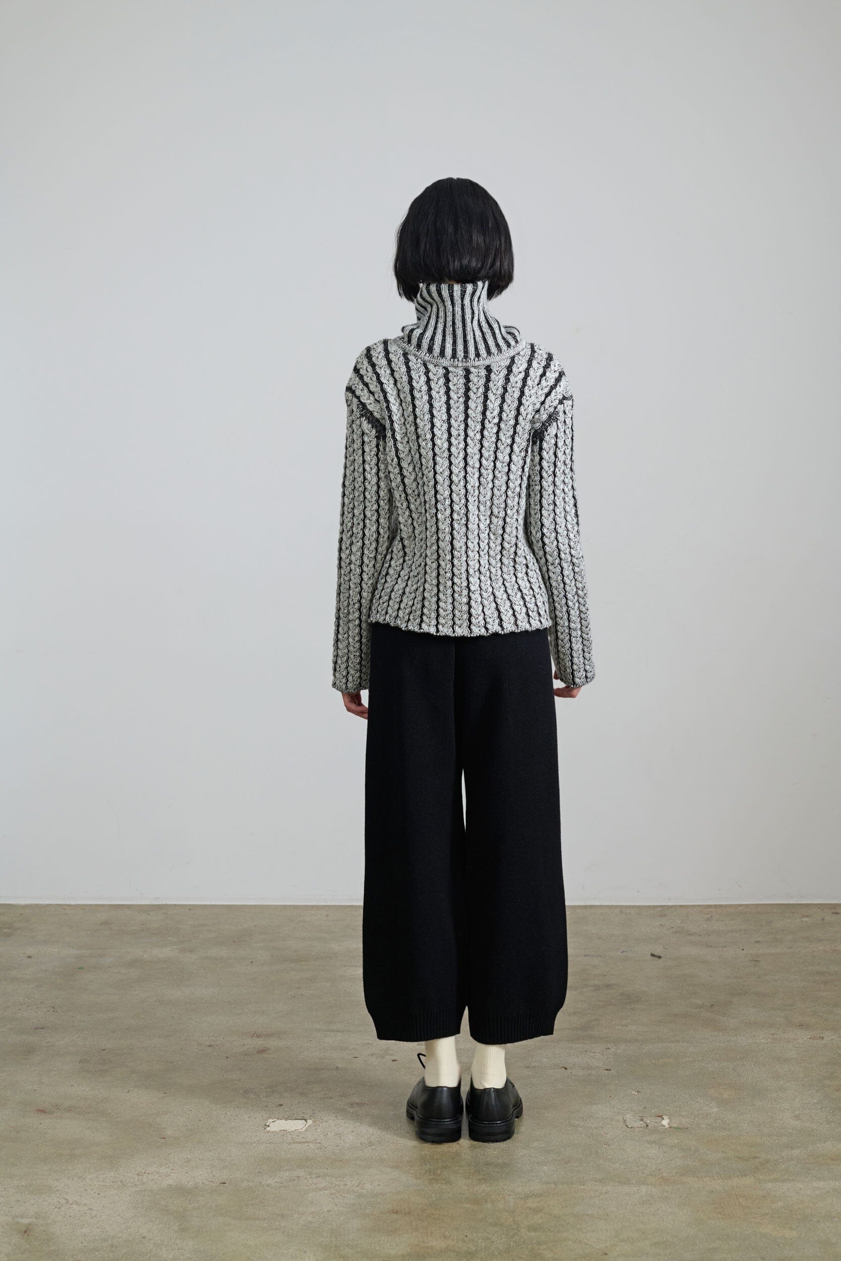 Joe Pants Black Pants and Shorts Carlota Cahis 