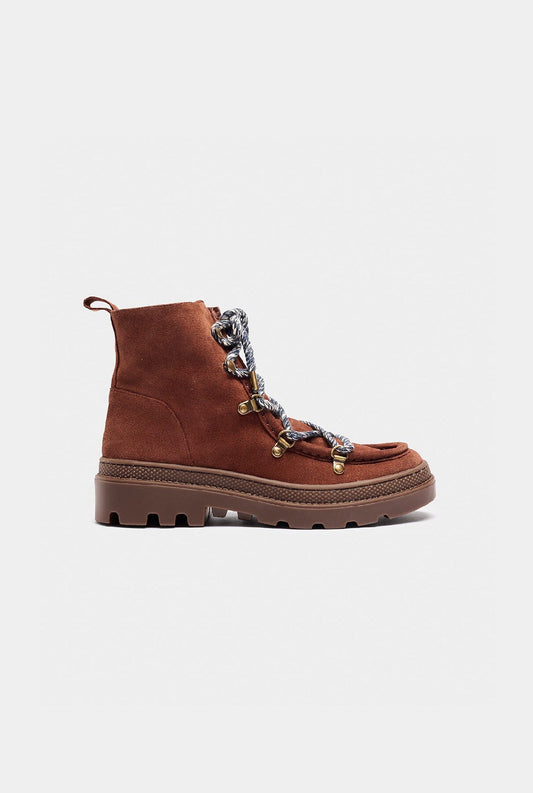 Kaus Caoba Boots Naguisa 