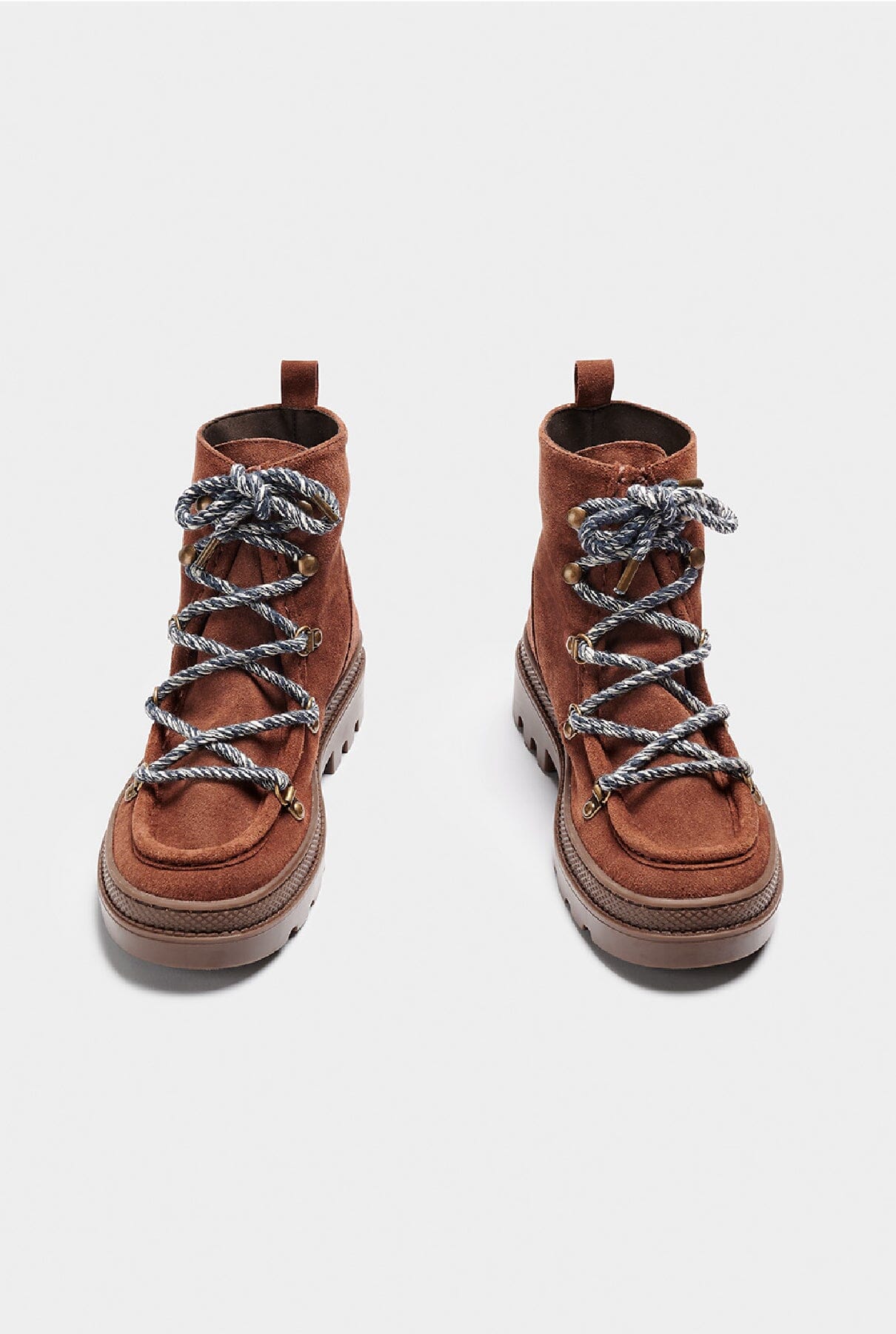 Kaus Caoba Boots Naguisa 