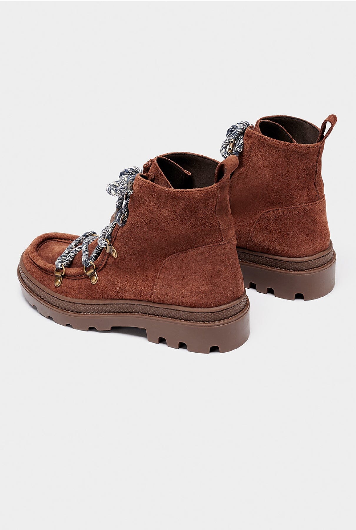 Kaus Caoba Boots Naguisa 