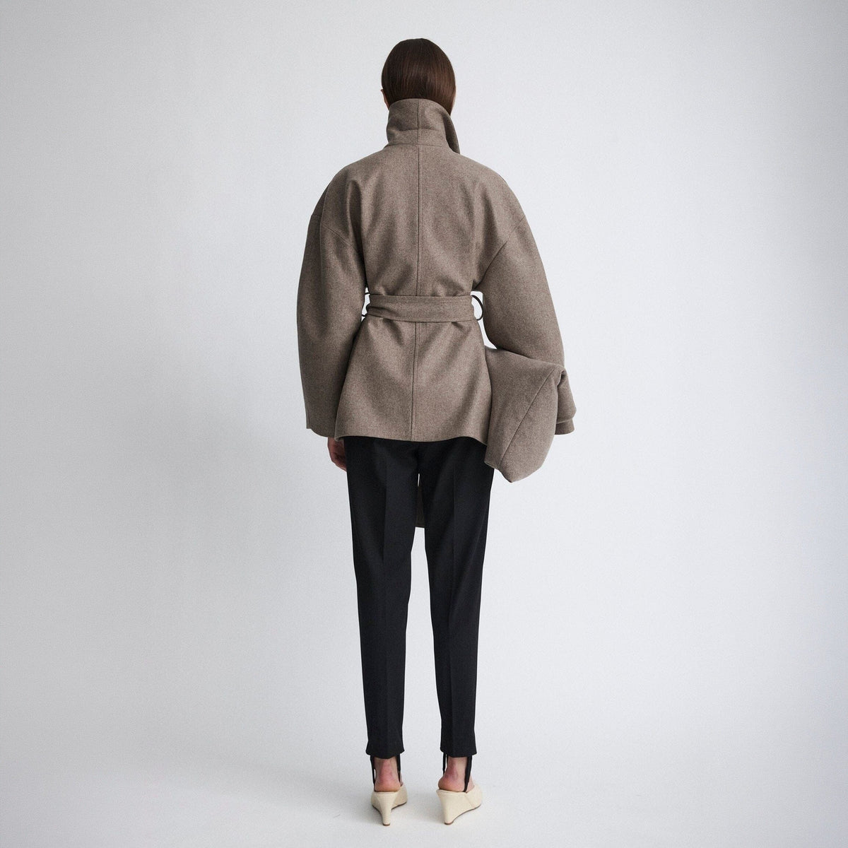 Kimono de lana beige Coats Miguel Marinero 