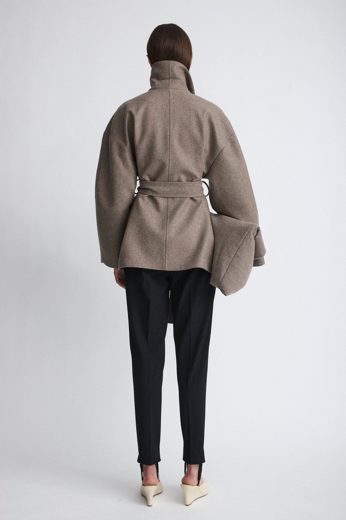 Kimono de lana beige Coats Miguel Marinero 