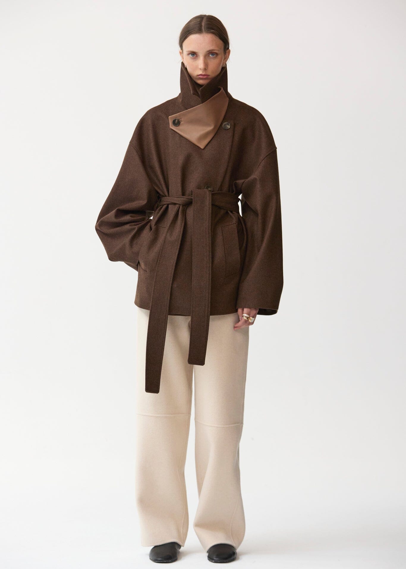 Kimono de lana kaki Miguel Marinero 