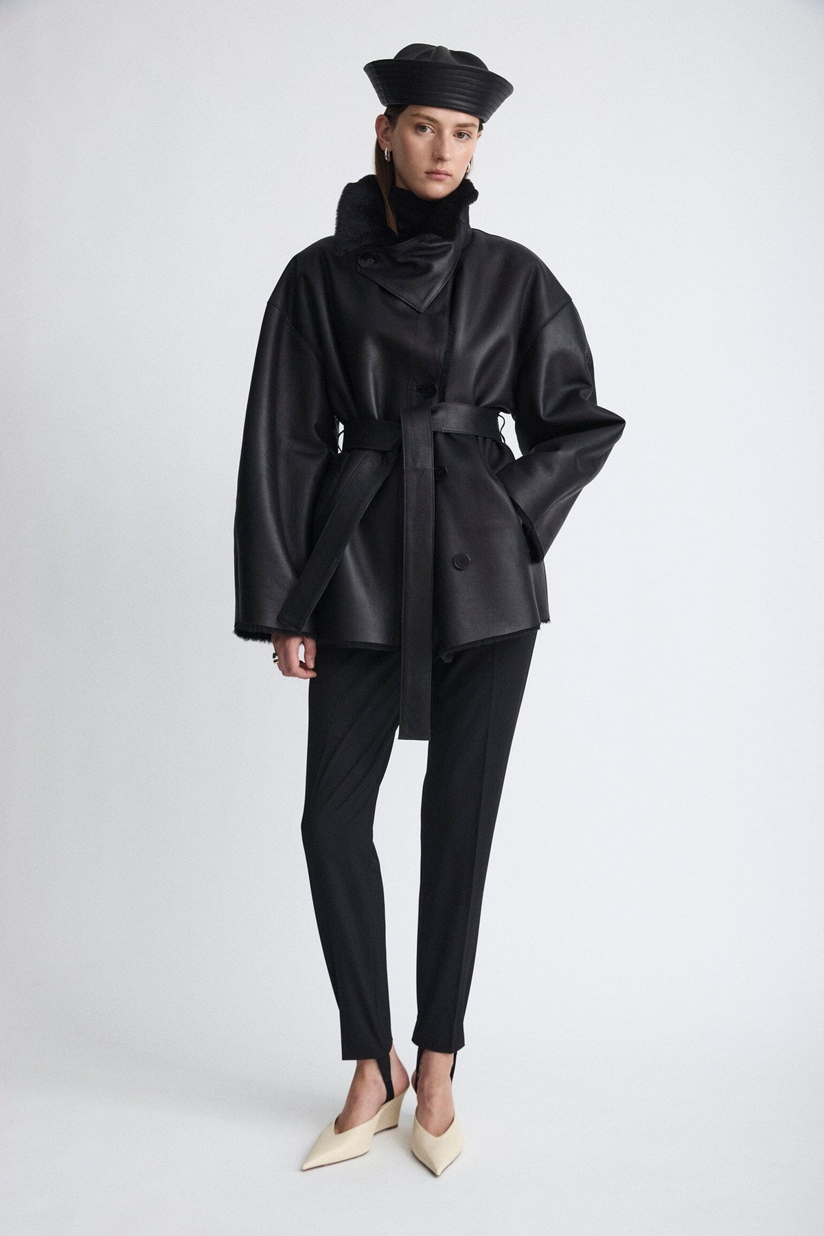 Kimono de pelo napa negro Coats Miguel Marinero 