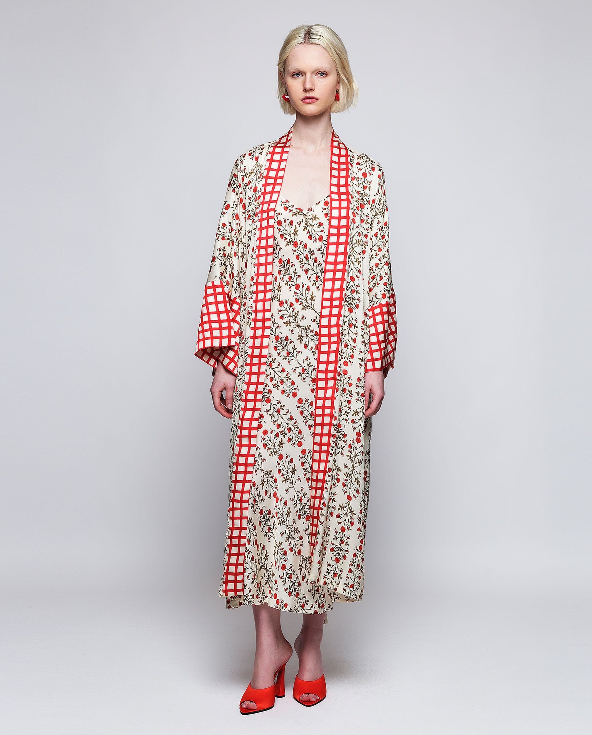 Kimono estampado floral rojo con aplique Robe Mirto 