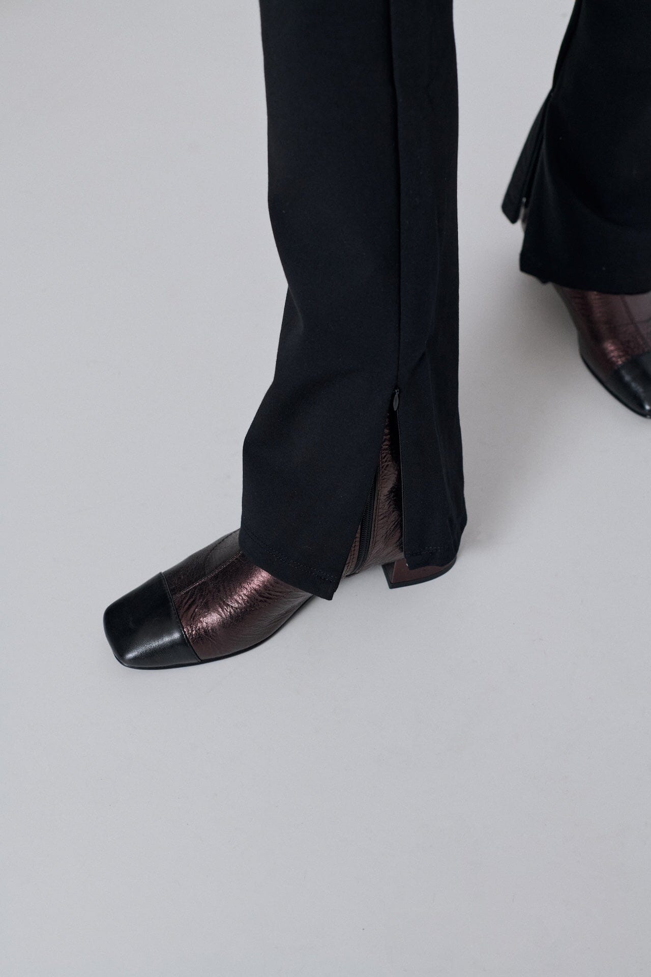 Laurie Ankle Boots in Chocolate-coloured Metallic Leather Booties AUGUSTA 