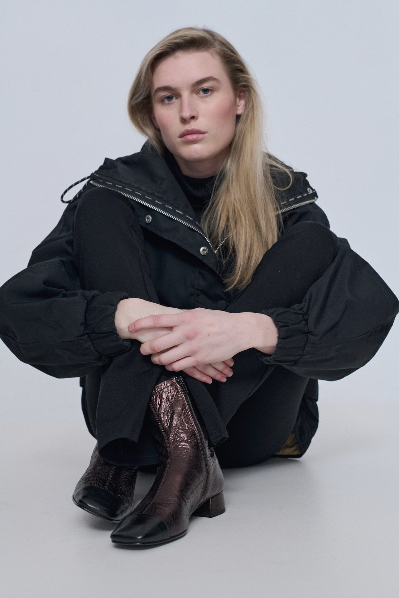 Laurie Ankle Boots in Chocolate-coloured Metallic Leather Booties AUGUSTA 