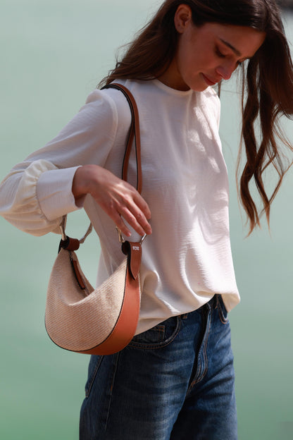 Limosnera Tao Hand bags Ecue 