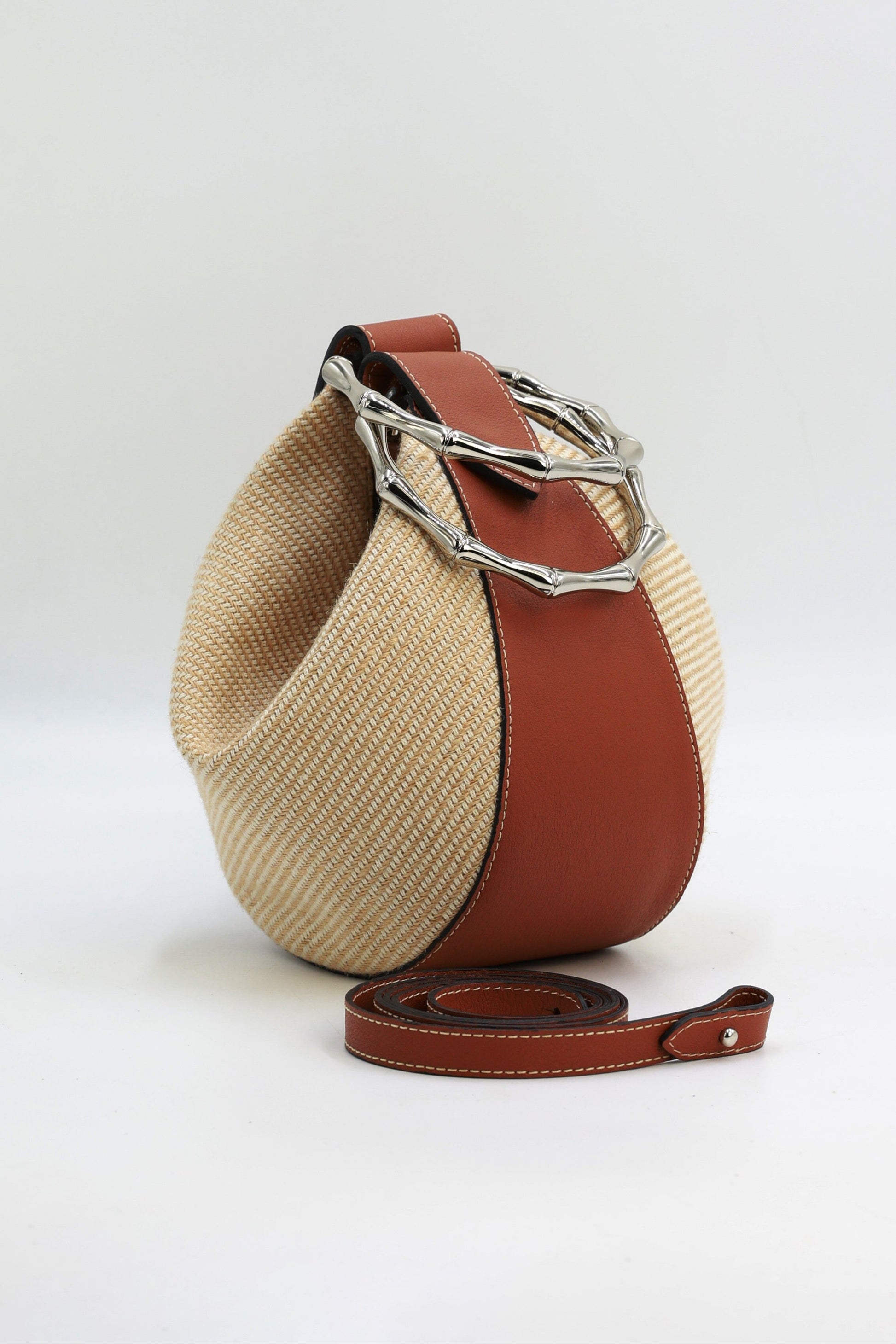 Limosnera Tao Hand bags Ecue 