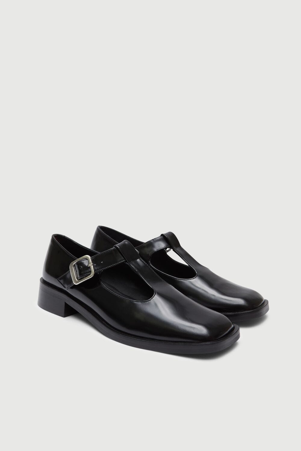 Lucy T-Bar in Black Leather Lucy AUGUSTA 