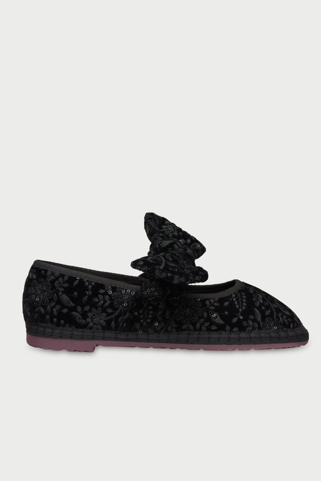 Lyra Sylva Black Hand bags Flabelus 