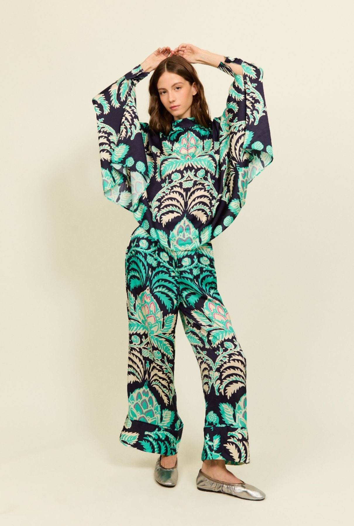 MAGNOLIA CAPE Capes & shawls Philippa 1970 