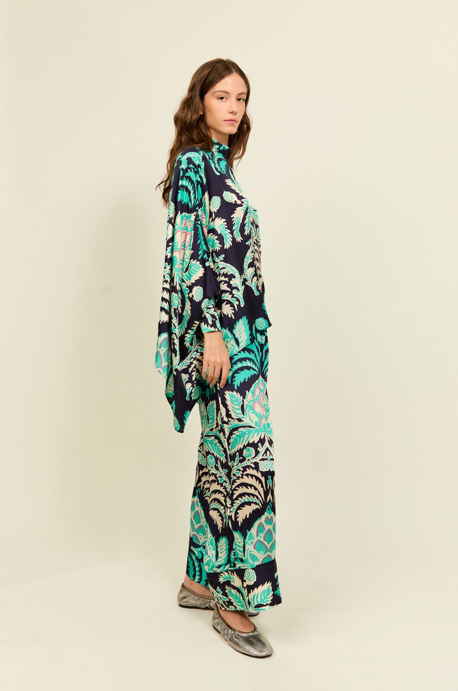 MAGNOLIA CAPE Capes & shawls Philippa 1970 