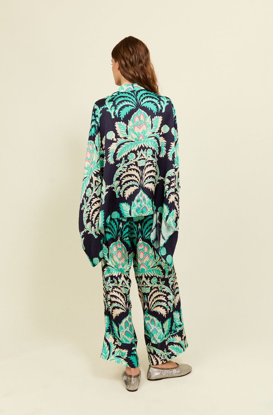 MAGNOLIA CAPE Capes & shawls Philippa 1970 