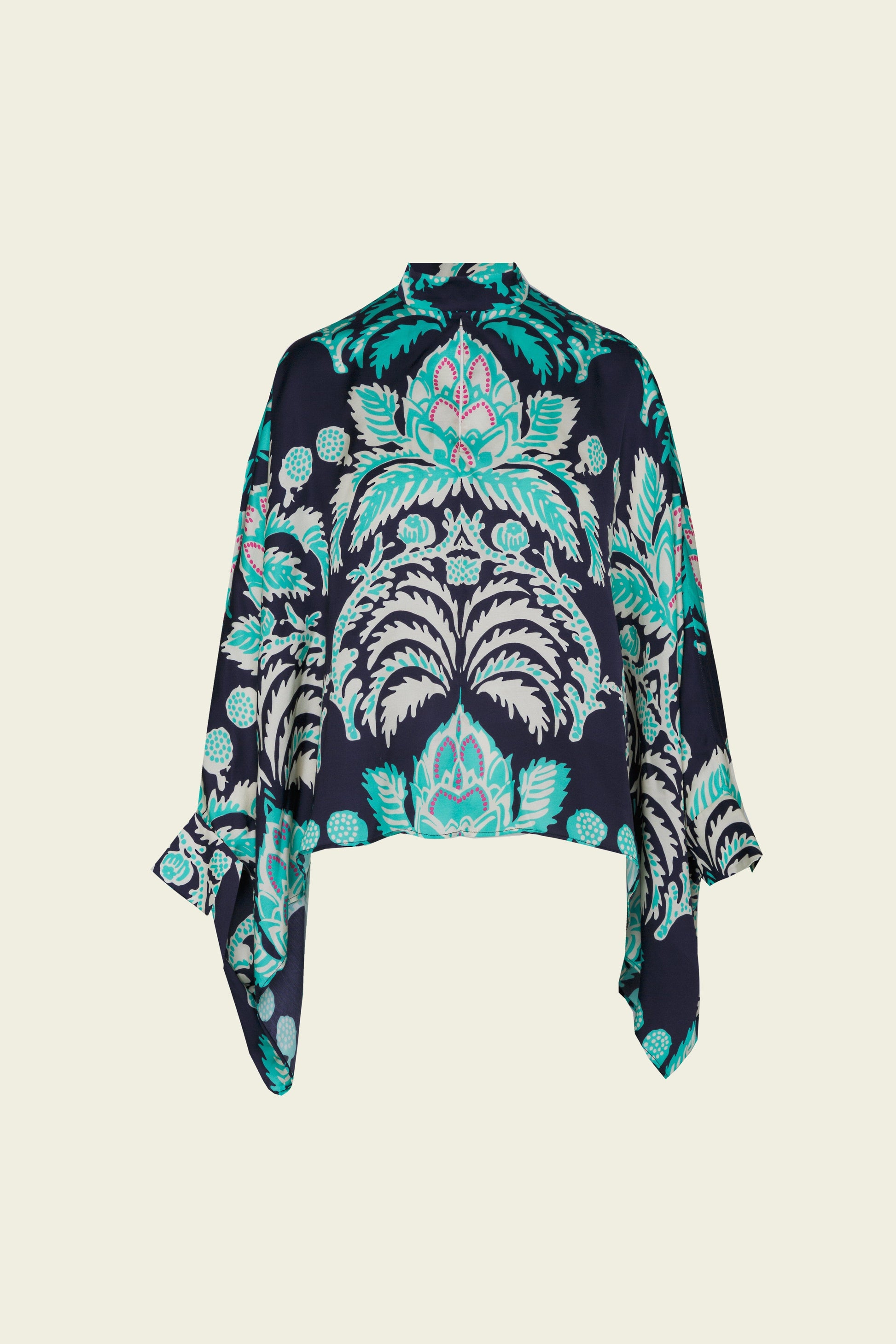 MAGNOLIA CAPE Capes & shawls Philippa 1970 