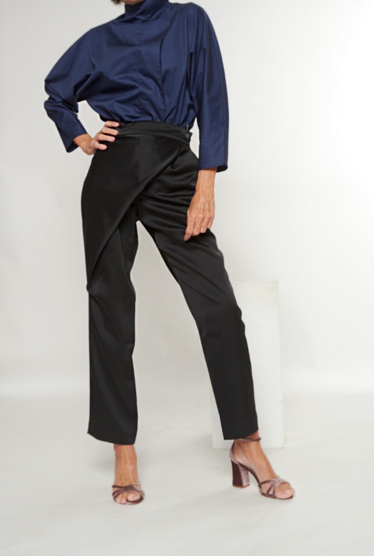 Mantalon for Es Fascinante: Raven (PRE-SALE) Trousers Mantalon 