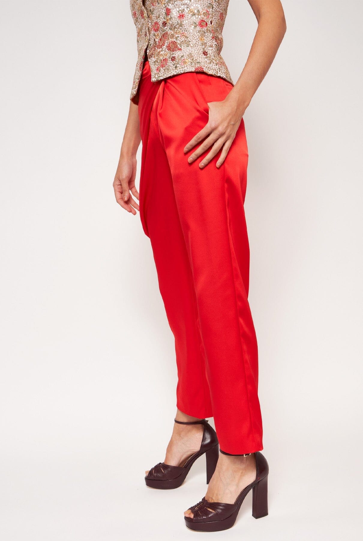 Mantalon for Es Fascinante: Red (PRE-SALE) Trousers Mantalon 