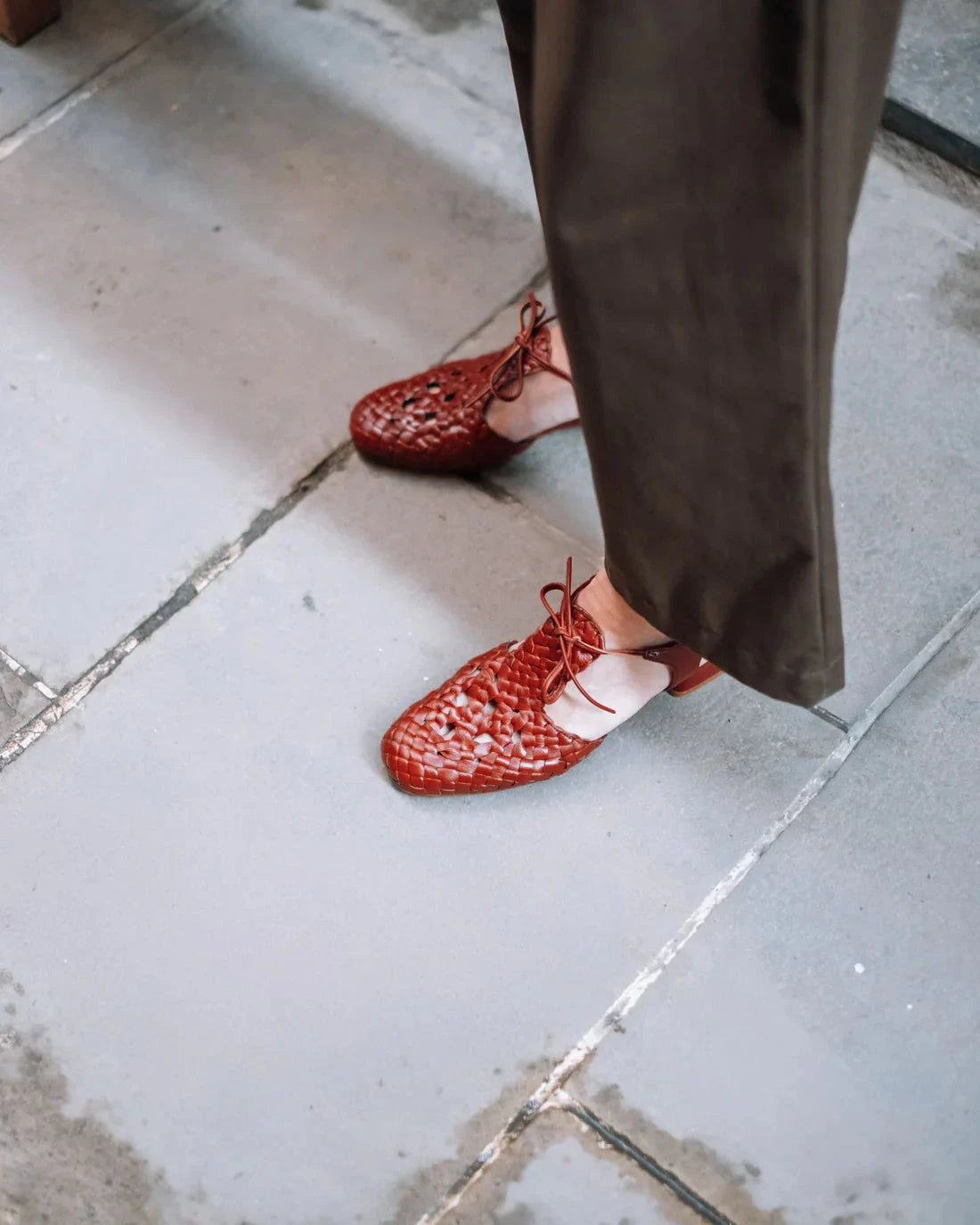 MAYS MARRON Flat sandals Naguisa 
