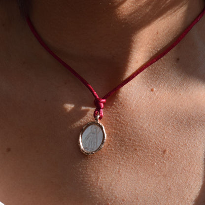 Medalla Virgen Milagrosa Nácar Oro Rosa 18k Necklaces Elena Carrera 