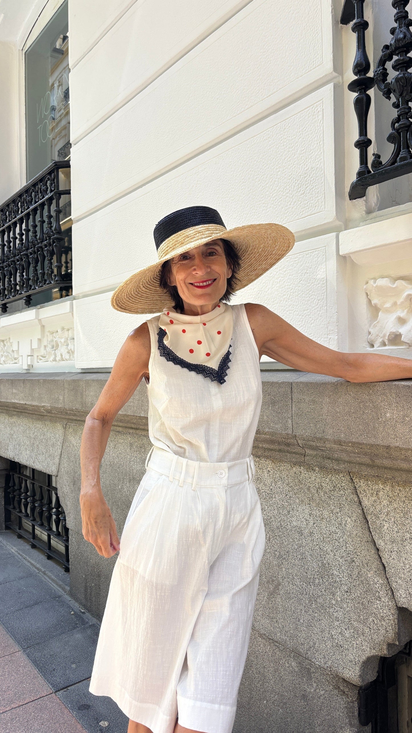 MINI MANTO x ES FASCINANTE Beige / Crema Foulards & Scarves ELEVAA 